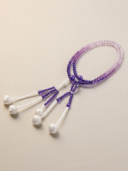 Chapelet Plastique Nuances de Lavande -Grand (Pompons tressés blancs)