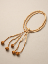 Chapelet Bois Schima Ivoire- Grand (Pompons tressés bruns)