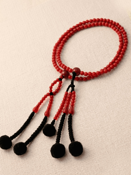 Chapelet Plastique - Rouge Pompons noirs - Grand